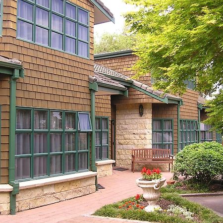 Cambridge Mews Motel Exterior photo